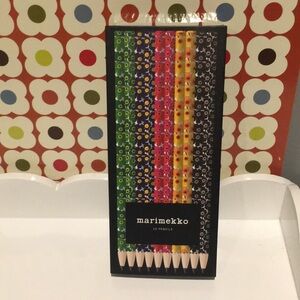 ⭐️MARIMEKKO’S ICONIC PATTERN⭐️UNIKKO’S BY MAIJA ISOLA  STANDARD HB/NO 2 PENCILS